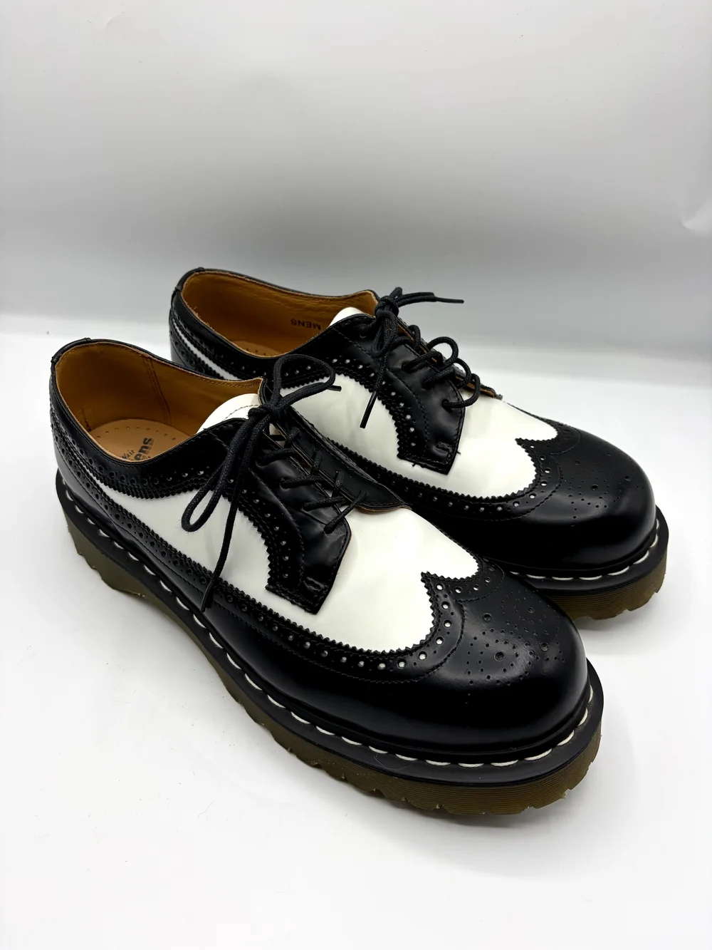Dr.MartensVintage Rockabilly ,Dr. Martens Black and White Brogue Wingtip Oxfords